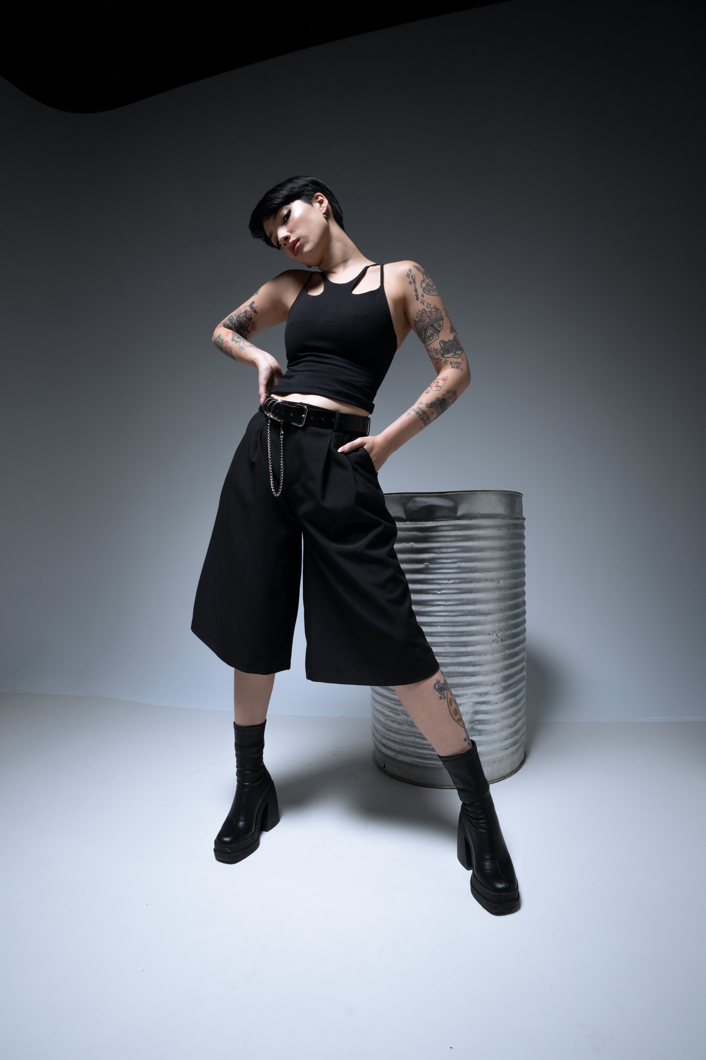 Cropped pleated culotte trousers with a skirted silhouette - Tailor Jorts