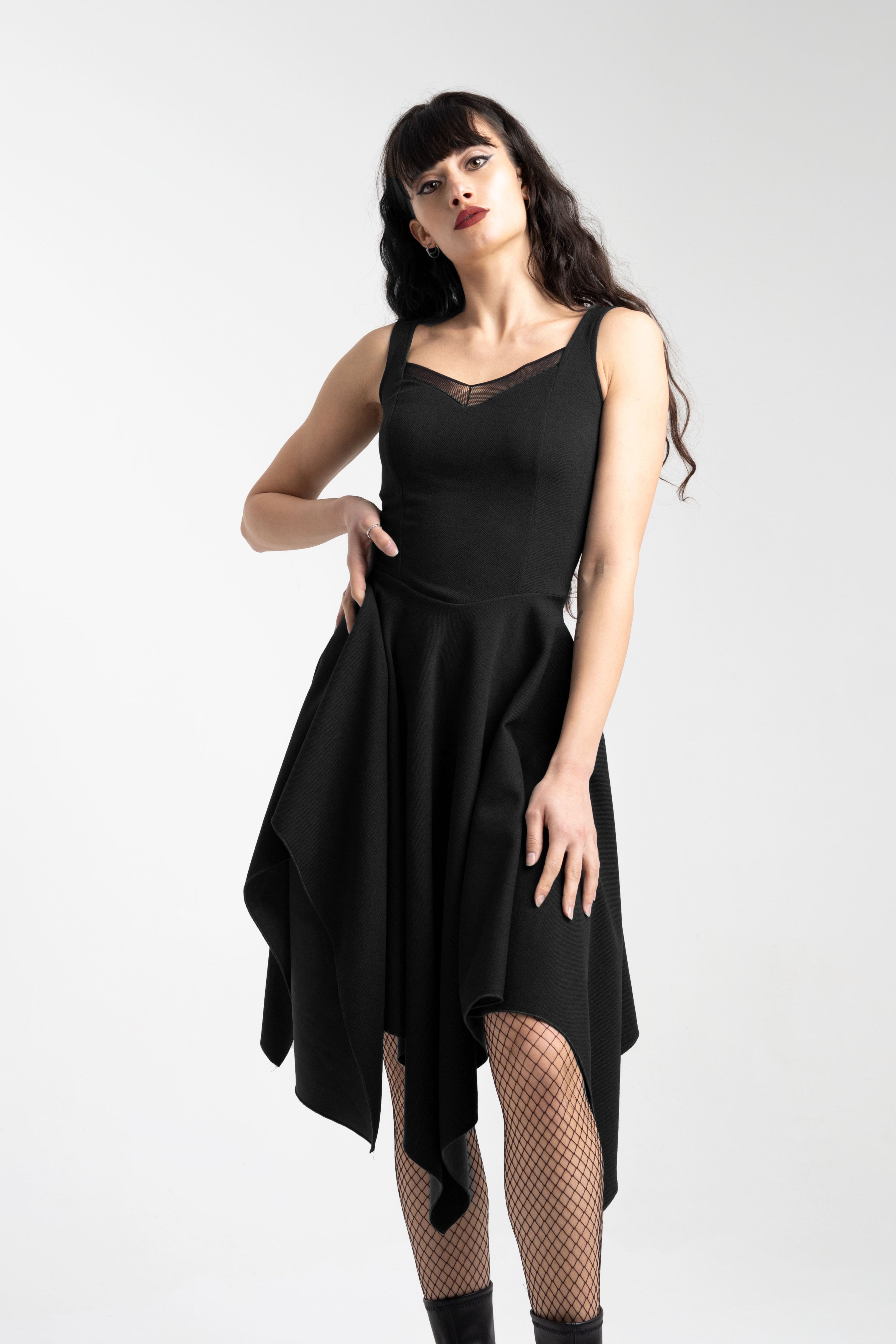 Vestido de bruja de hada asimétrico sin mangas con corsé negro