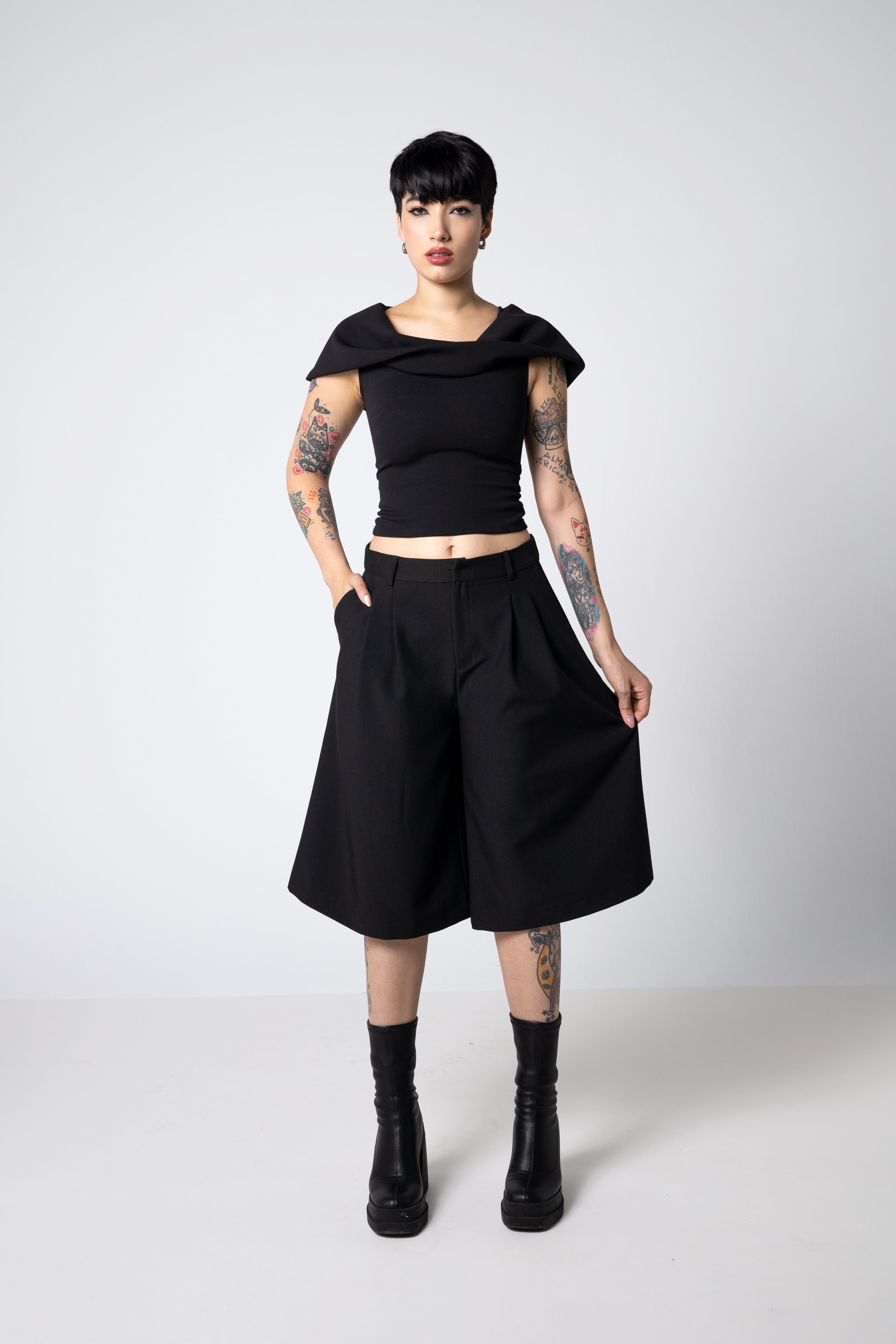 Cropped pleated culotte trousers with a skirted silhouette - Tailor Jorts