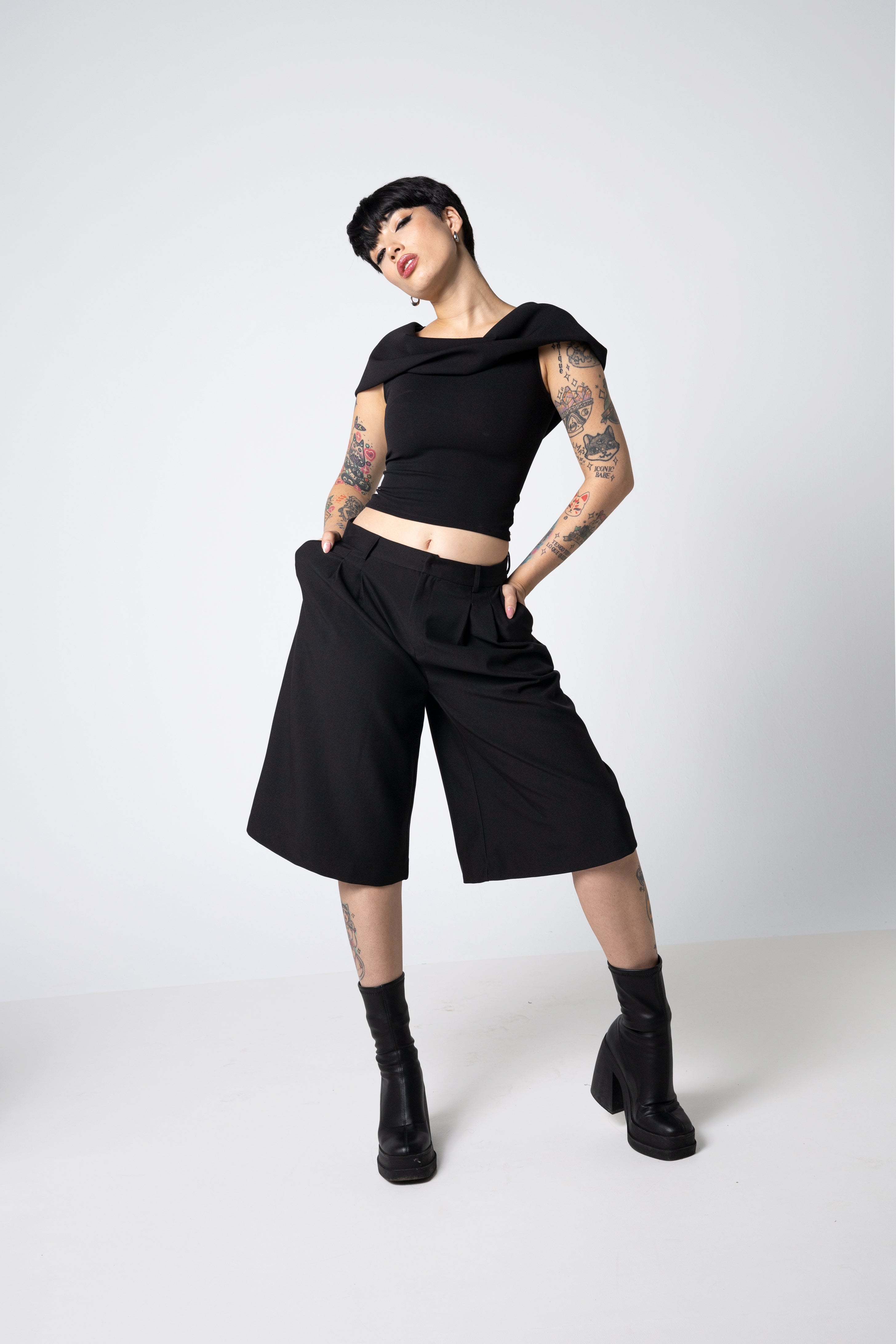 Cropped pleated culotte trousers with a skirted silhouette - Tailor Jorts