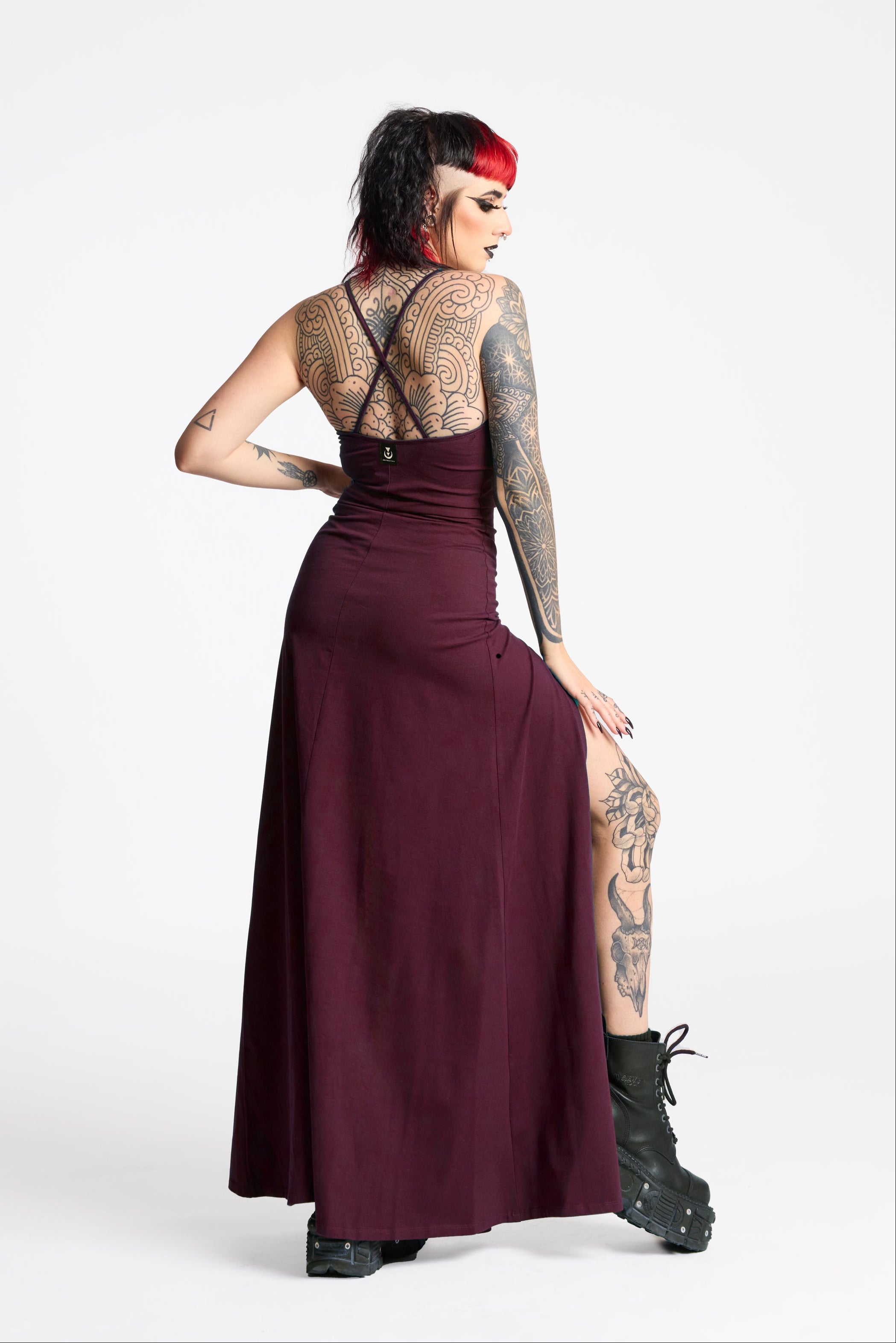 Vestido maxi bohemio con abertura frontal verde vino