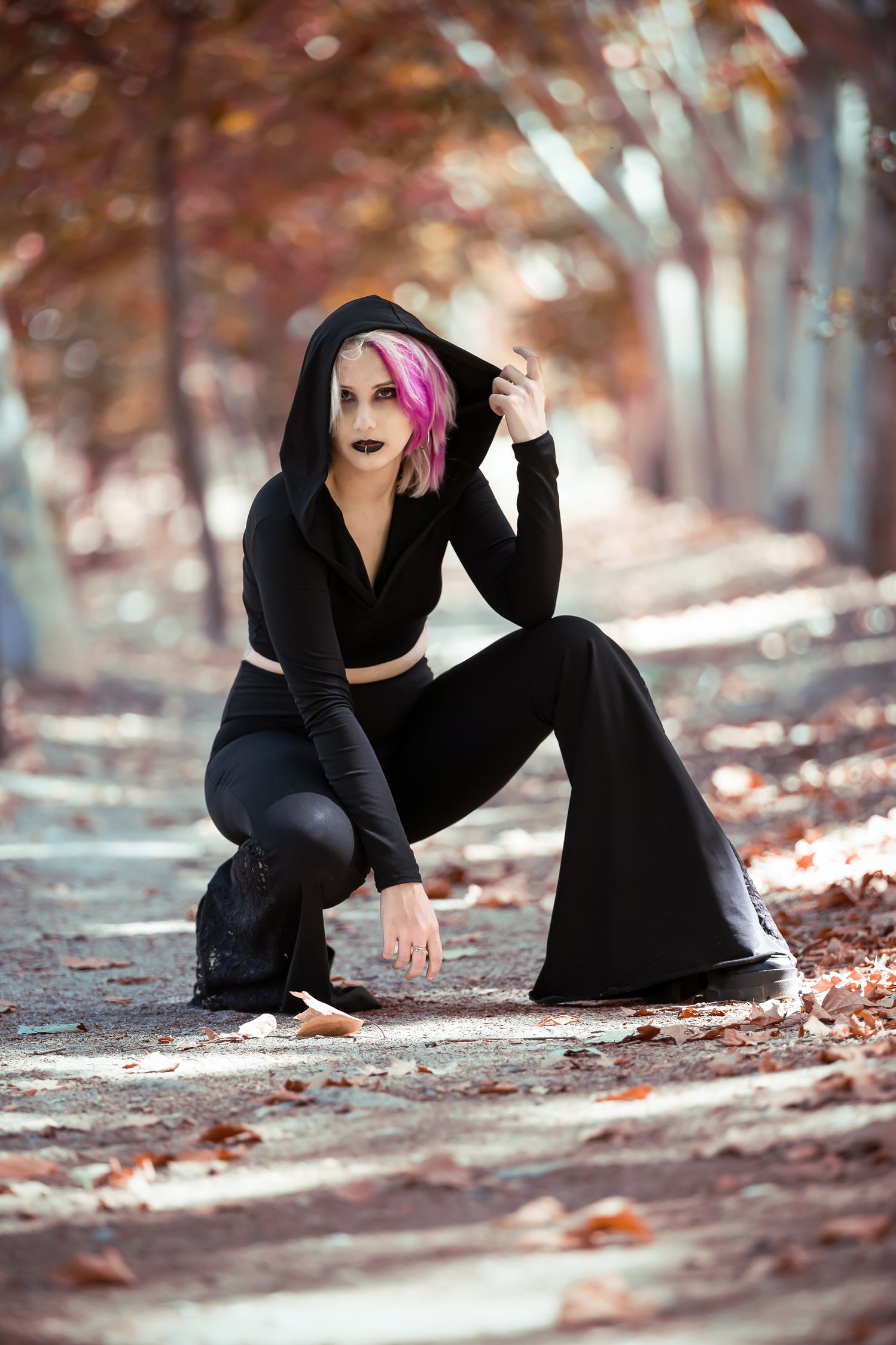 Schlaghose mit Spitzen-Godet – Boho Gothic Festival Vibes