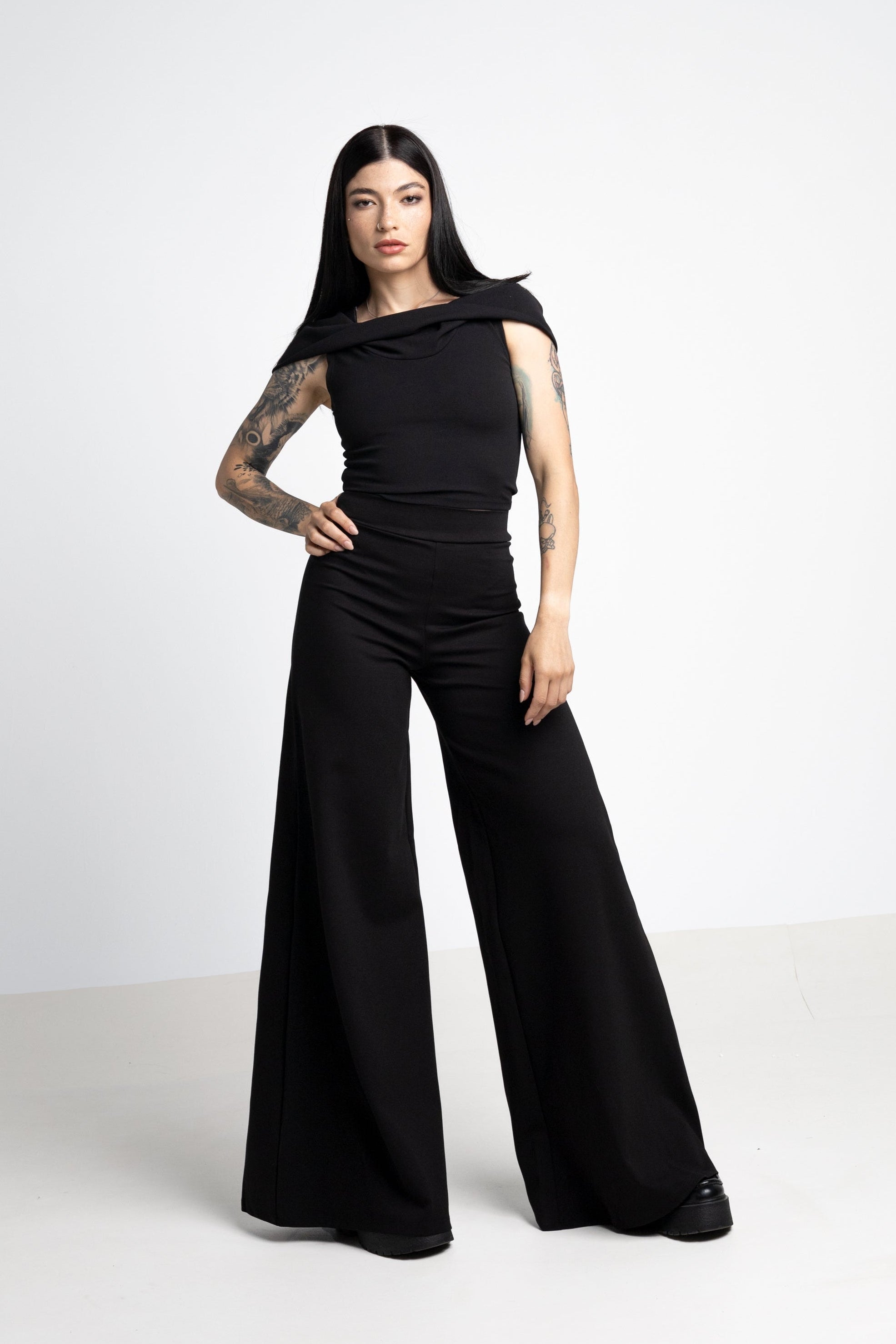 Schwarze Maxi-Palazzohose mit weitem Bein