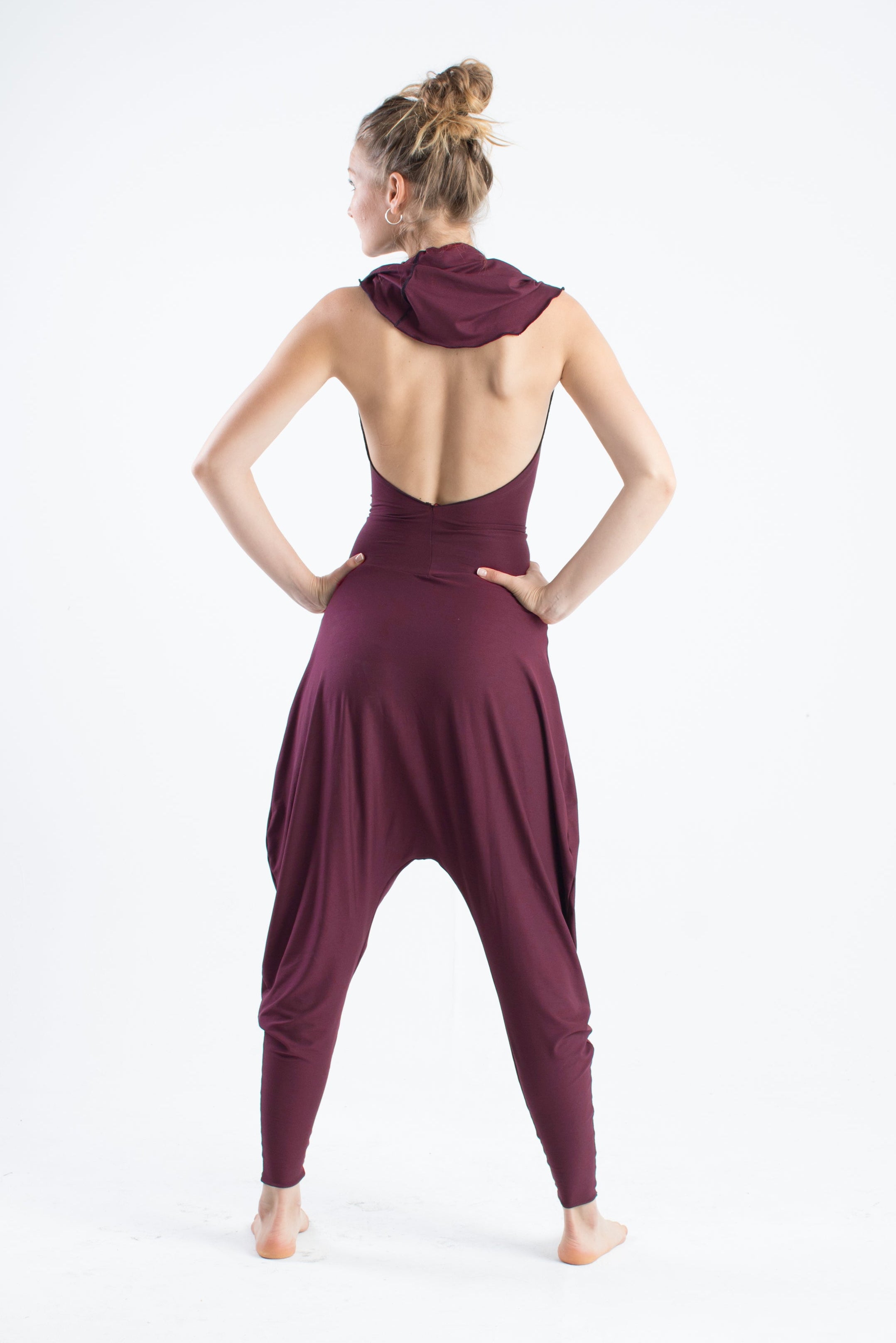 Hooded harem backless jumpsuit WINE