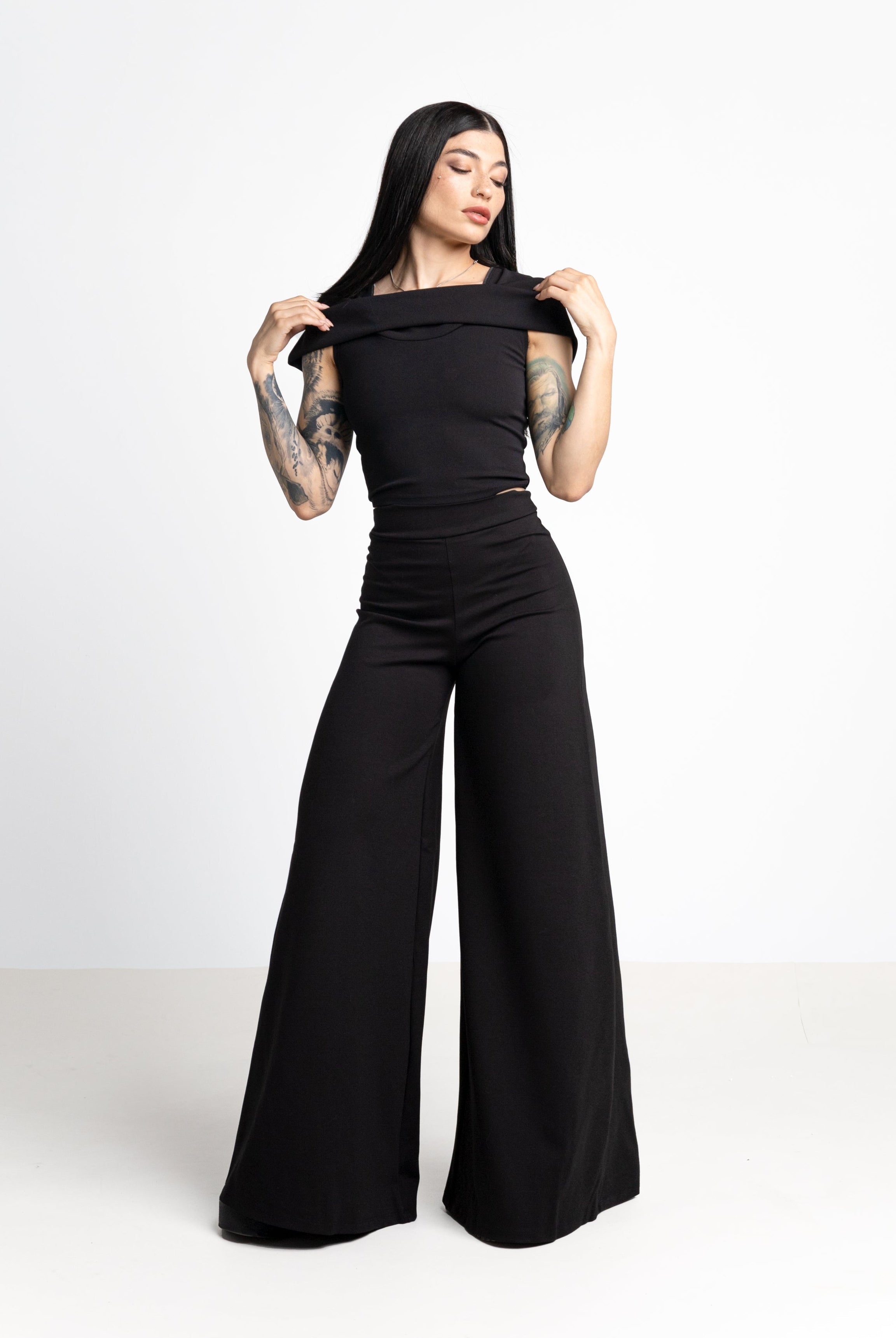 Schwarze Maxi-Palazzohose mit weitem Bein